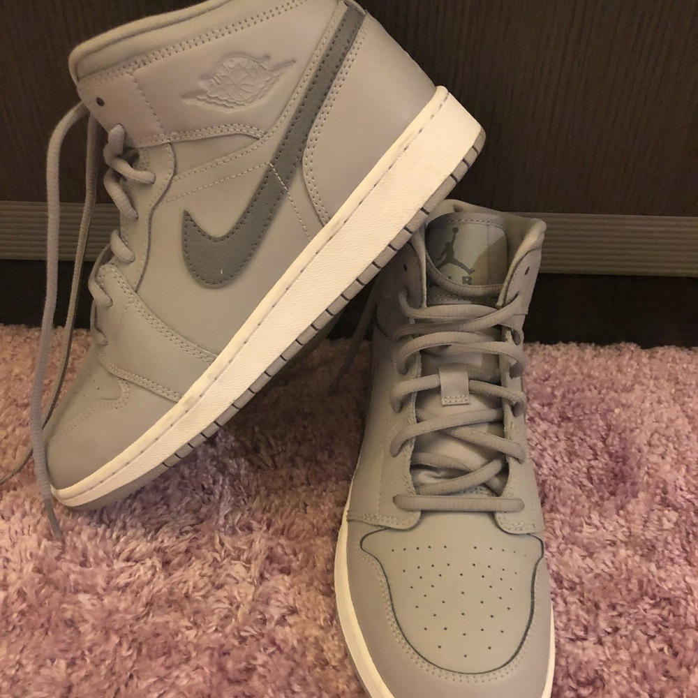 Air Jordan 1 Mid
